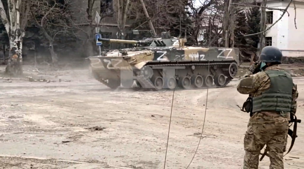 БМП-3 и МТ-ЛБ с ЗУ-23-2 поддерживают пехоту